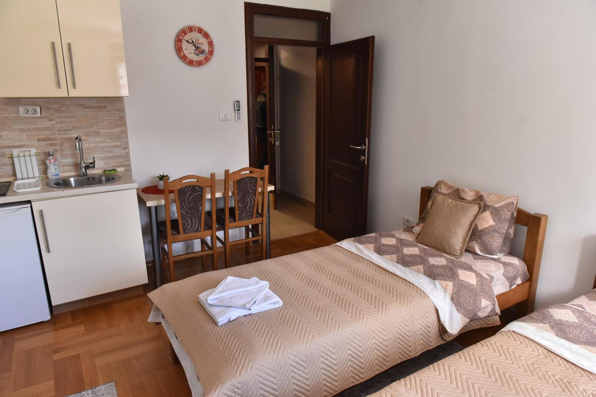 Apartments Ravno ปลูชิเน ห้อง รูปภาพ