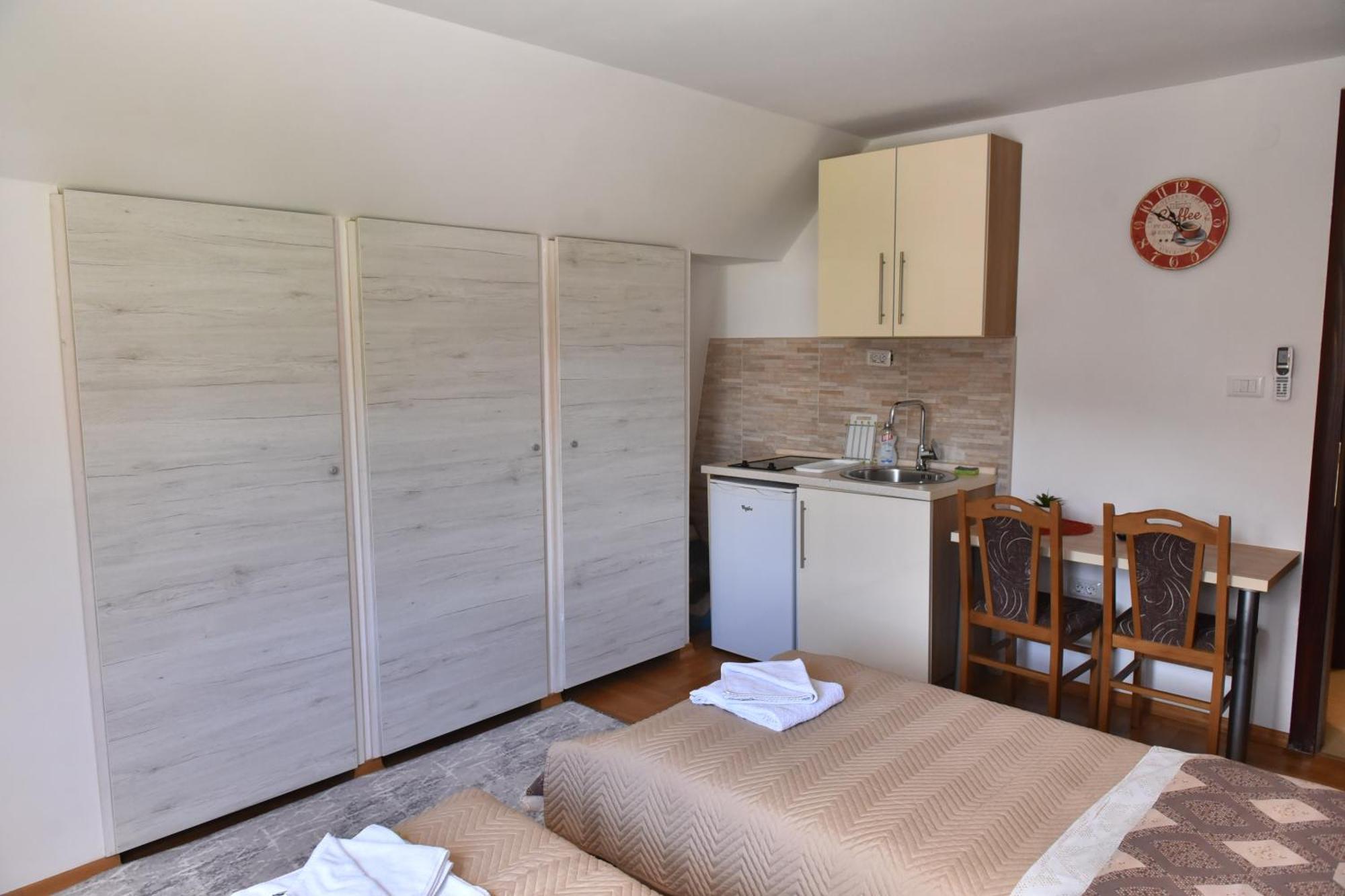 Apartments Ravno ปลูชิเน ห้อง รูปภาพ