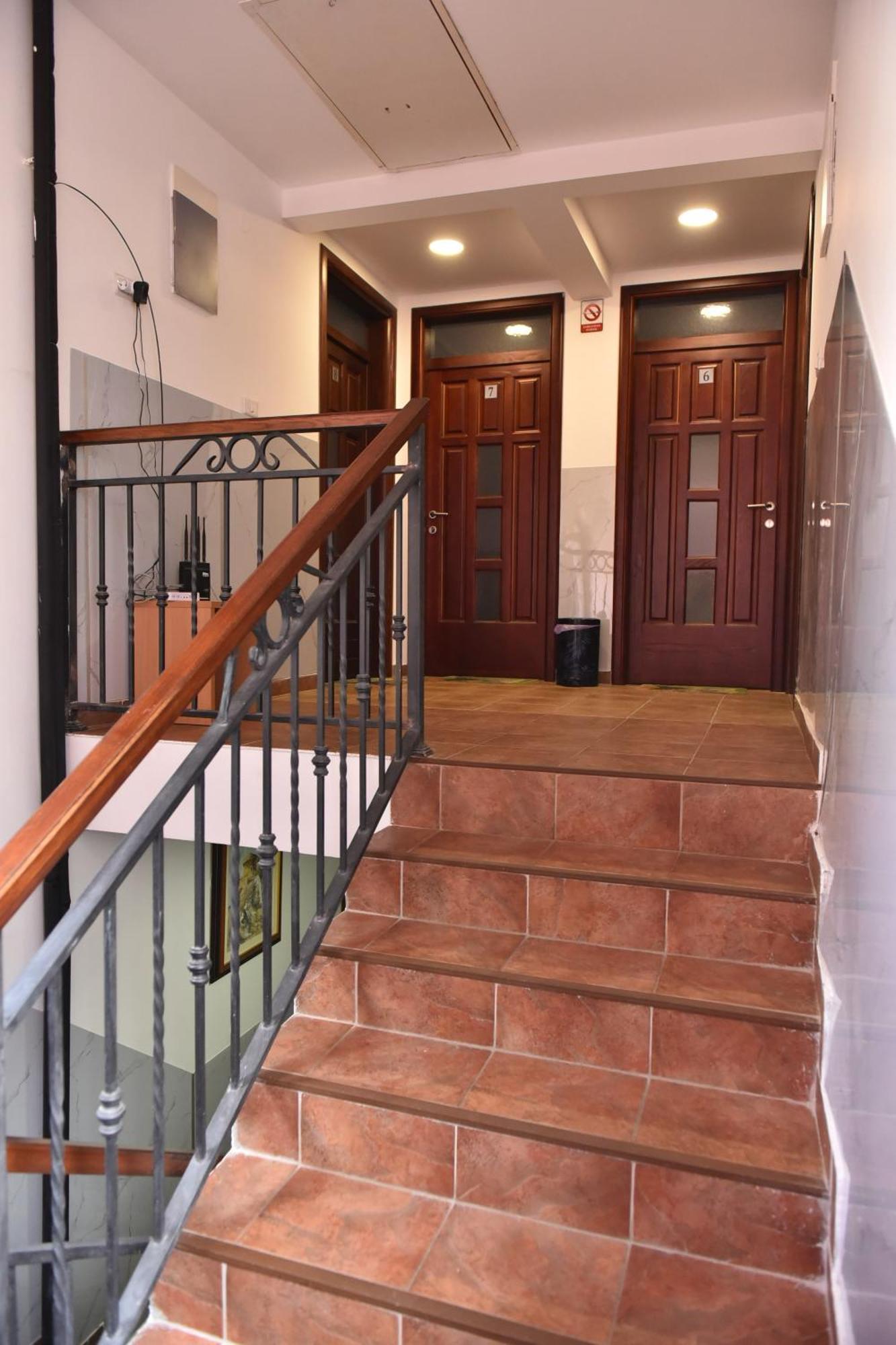 Apartments Ravno ปลูชิเน ภายนอก รูปภาพ